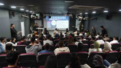 Adıyaman'da Belediye Başkanı Abdurrahman Tutdere'nin önderliğinde gerçekleşen bilgi yarışması, YKS'ye