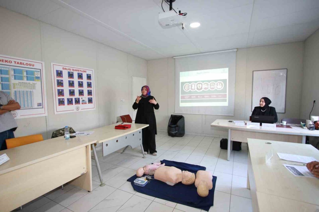 Kocaeli Büyükşehir Belediyesi, acil durumlara hazırlığı artırmak için Yol ve