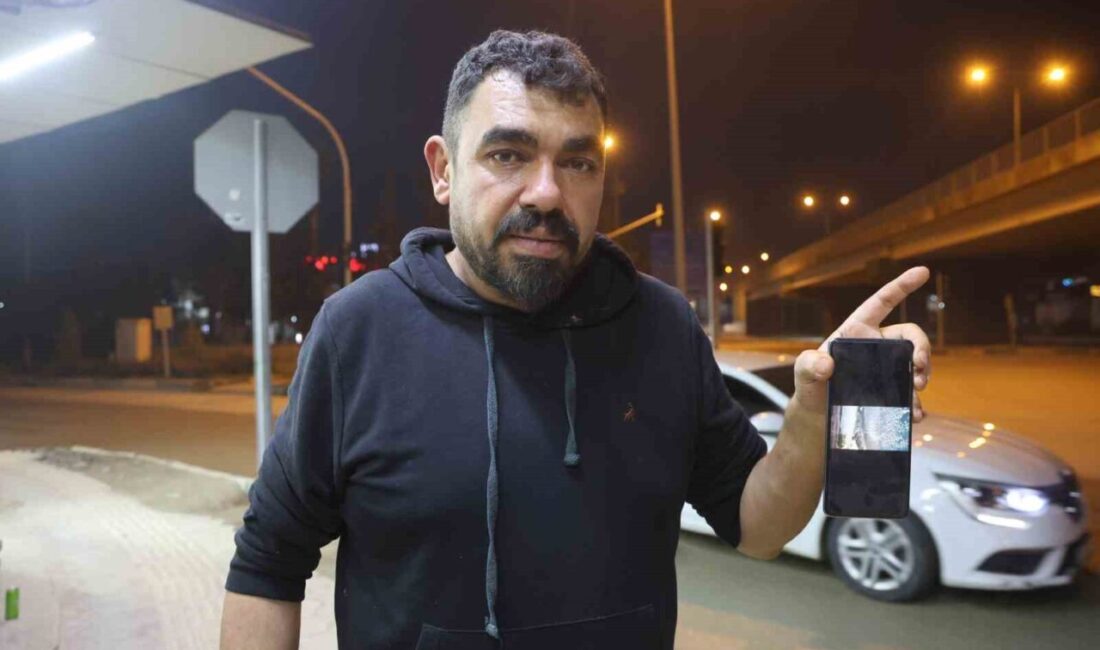 Hatay’da Beton Dökümü Sırasında Sürücünün “Cezamızı Öderiz” Sözleri Tepki Topladı Hatay’ın Antakya ilçesinde Fahri Cihan Kaymakçı, yol ortasında beton döken