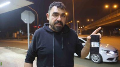 Hatay’ın Antakya ilçesinde Fahri Cihan Kaymakçı, yol ortasında beton döken