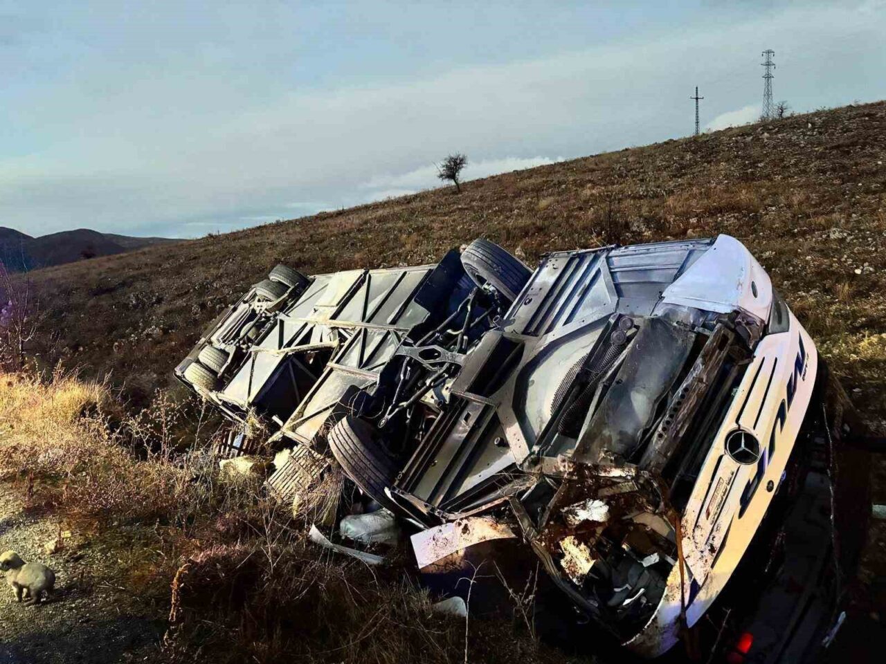 Afyonkarahisar'ın Dinar ilçesine bağlı Tatarlı beldesinde, Elazığ Murat Turizm'e ait