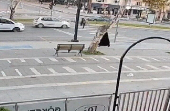 Kahramanmaraş'ın Onikişubat ilçesinde Y.S. isimli bir yaya, Alparslan Türkeş Bulvarı'nda