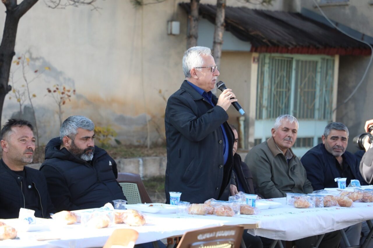 Yozgat Belediye Başkanı Kazım Arslan, 100. Yıl Sanayi Sitesi esnafıyla