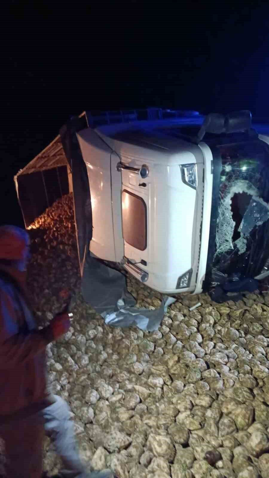 Yozgat'ta Boğazlıyan-Sarıkaya karayolunda sürücü S.C.'nin direksiyon hâkimiyetini kaybetmesi sonucu devrilen