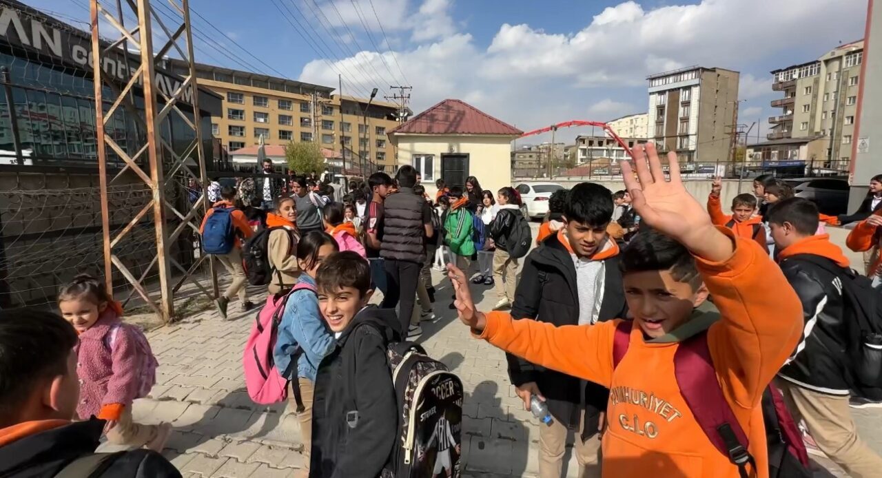 Yüksekova’da Öğrenciler 9 Günlük Ara Tatile Girdi