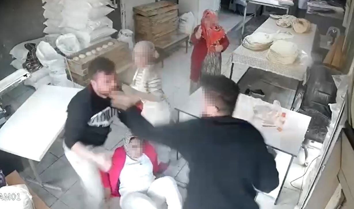 Esenyurt’ta Borç Meselesi Yüzünden Fırıncı ve Müşteri Arasında Kavga Çıktı