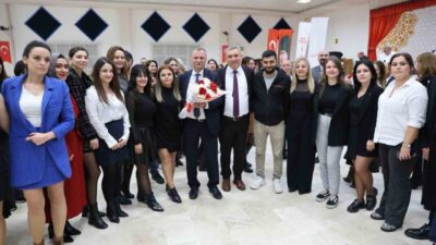 Yunusemre Belediyesi, 24 Kasım Öğretmenler Günü'nde öğretmenleri özel bir etkinlikte