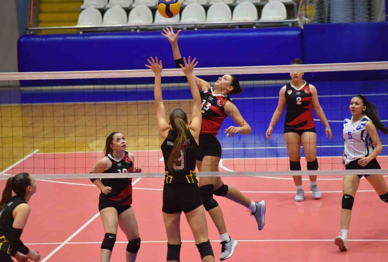 Yunusemre Belediyespor, Genç Kızlar Voleybol İl Birinciliği B Grubu'nda Manisa