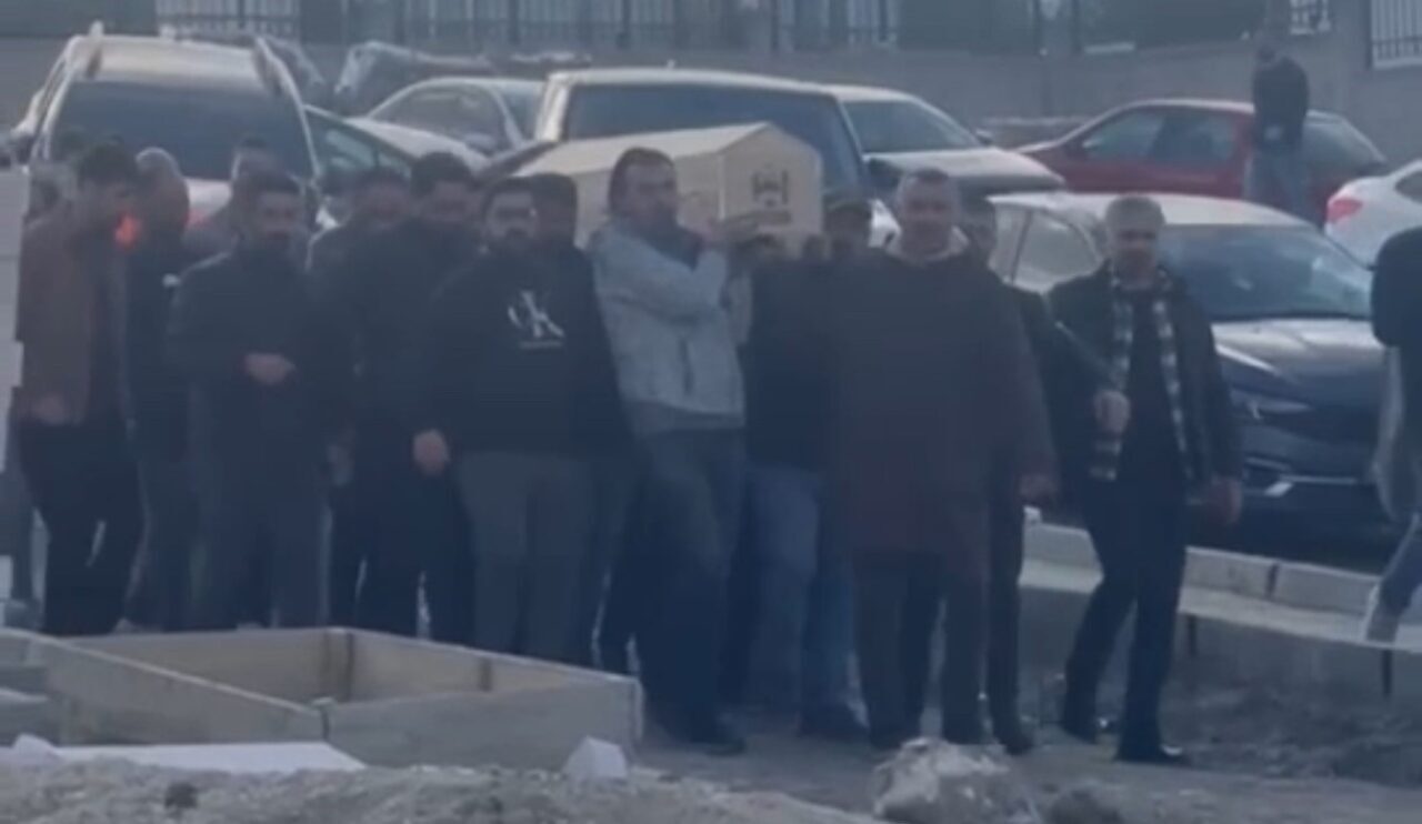 Ankara Hacı Bayram Veli Üniversitesi Güzellik Bölümü öğrencisi 20 yaşındaki