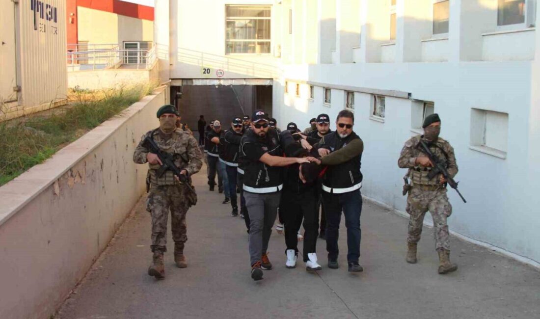 Adana’da Bayğaralar Suç Örgütüne Yönelik Operasyonda 7 Şüpheli Yakalandı ve Tutuklandı Adana'da "Bayğaralar" suç örgütüne yönelik operasyonda, yurtdışına kaçmaya hazırlanan 3