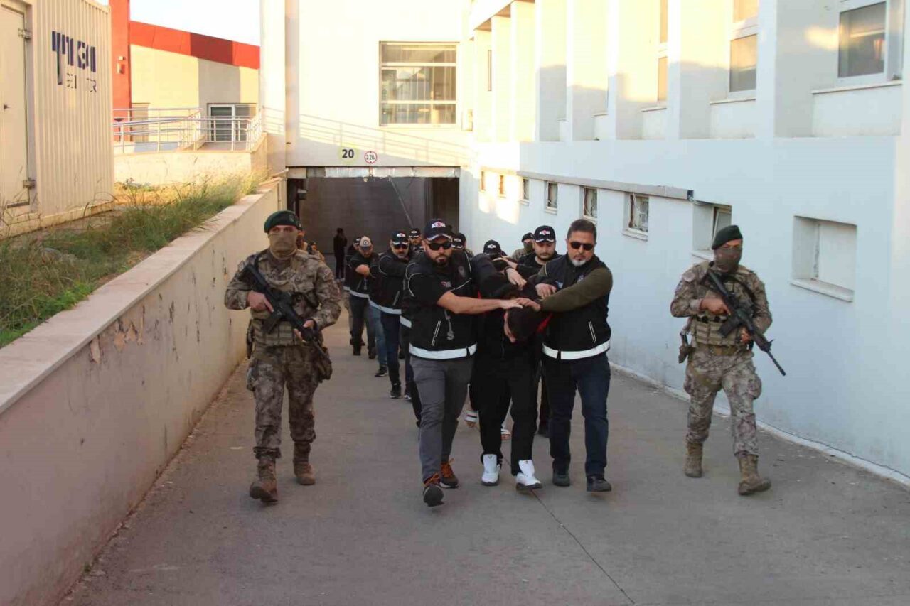 Adana’da Bayğaralar Suç Örgütüne Yönelik Operasyonda 7 Şüpheli Yakalandı ve Tutuklandı