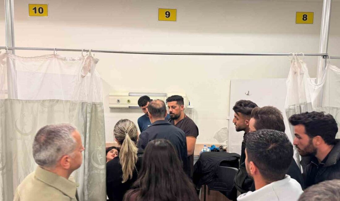 Adıyaman'ın Besni ilçesinde KYK yurtlarında kalan yaklaşık 50 öğrenci, akşam