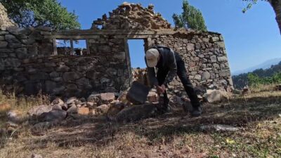 Artvin'in Yusufeli ilçesinde, yüzyıllardır süregelen taş ustalığı geleneksel yöntemlerle yaşatılmaya