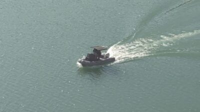 Van'ın Gürpınar ilçesinde Kontrolden çıkan bir araç Zernek Barajı'na düştü.