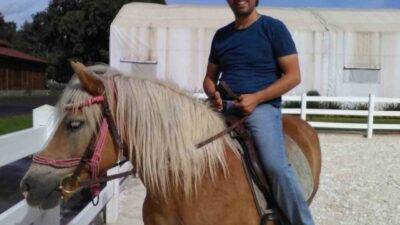 Bursa'nın Karacabey ilçesinde yaşayan 47 yaşındaki ziraat mühendisi Turgut Tavukçular,