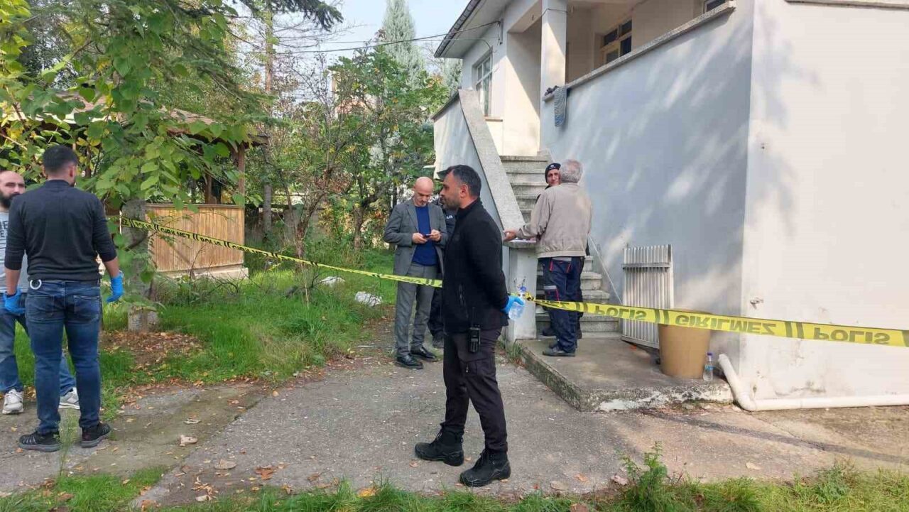 Akyazı’da Eniştesi Tarafından Evinde Bulunan 63 Yaşındaki Adamın Ölümü Doğal Nedenlerle Gerçekleşti