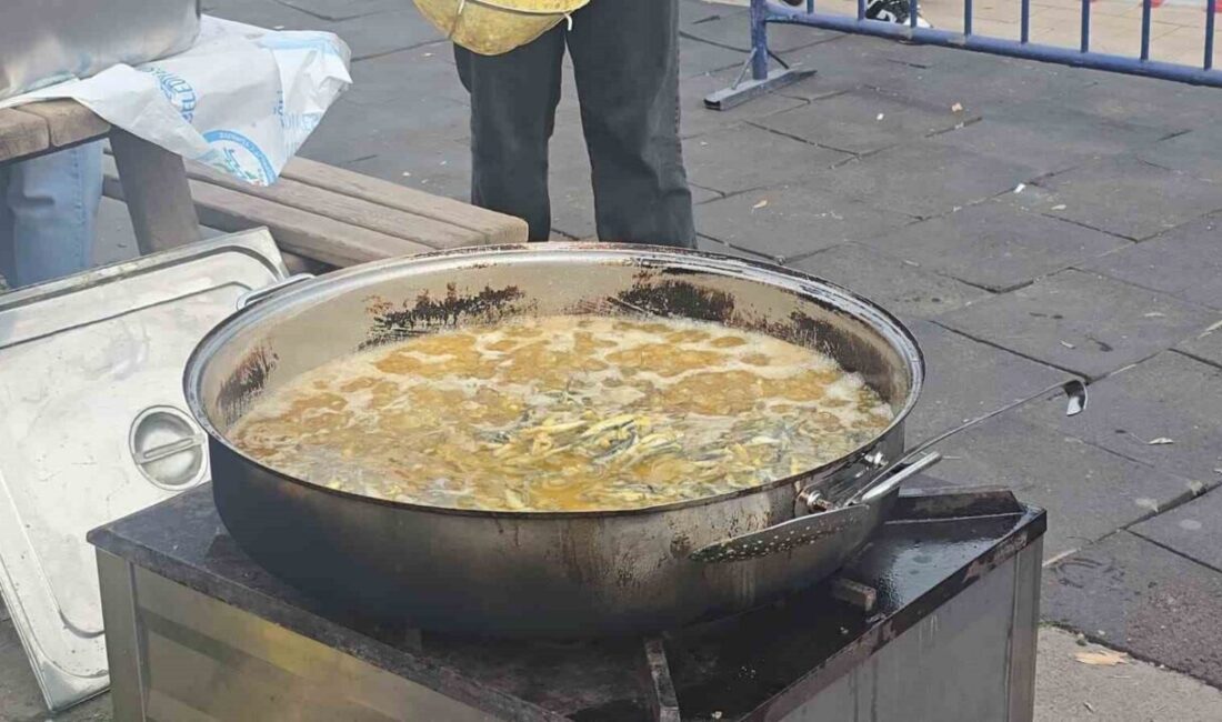 Zonguldak'ın Ereğli ilçesinde gerçekleştirilen 16. Karadeniz Ereğli Hamsi Festivali, Belediye