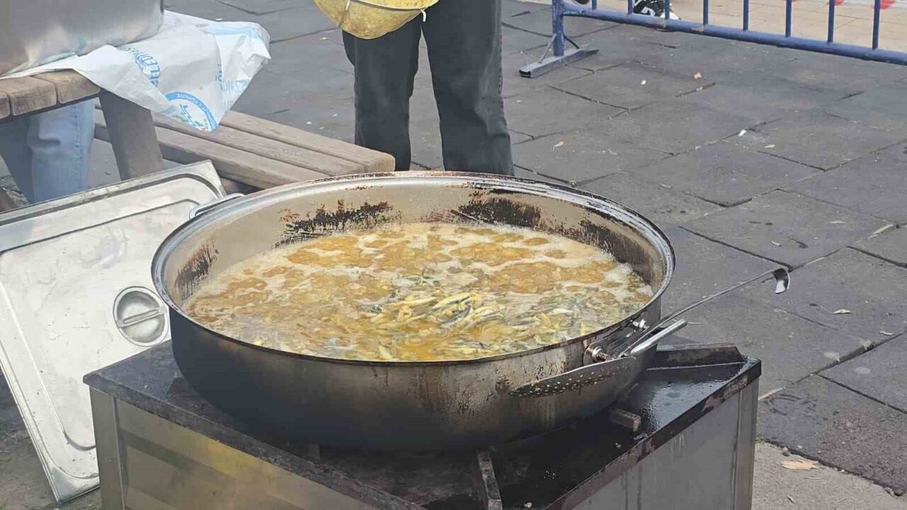 Zonguldak'ın Ereğli ilçesinde gerçekleştirilen 16. Karadeniz Ereğli Hamsi Festivali, Belediye