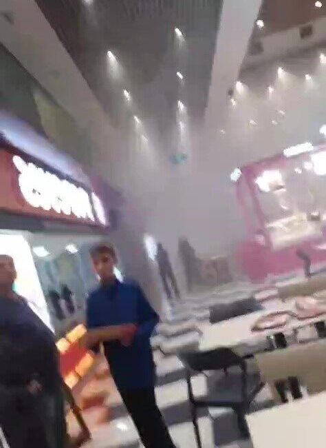 Zonguldak’taki Alışveriş Merkezinde Restoran Mutfakında Yangın Panik Yaratıldı Zonguldak'taki Esas 67 Burda Alışveriş Merkezi'nde, bir restoranın mutfağında çıkan