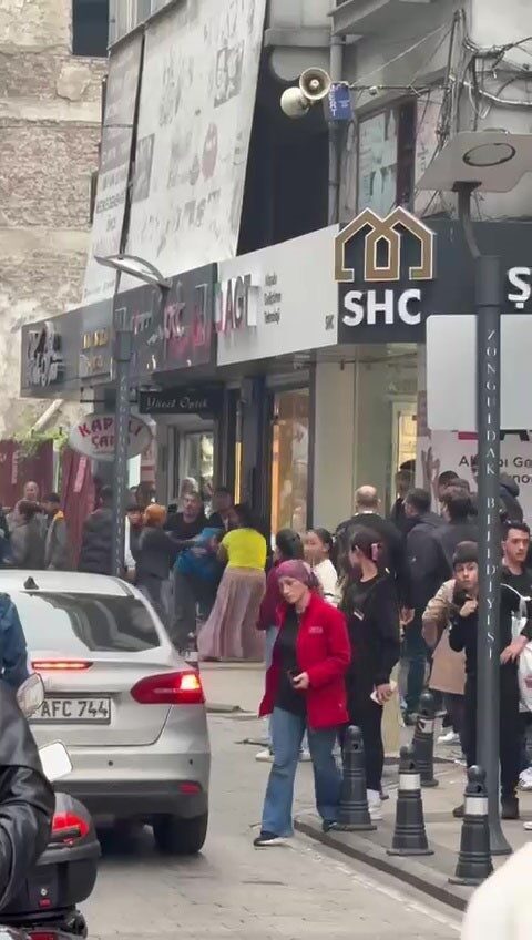 Zonguldak'ın Mithatpaşa Mahallesi'nde iki grup arasında çıkan tartışma, kavga ile