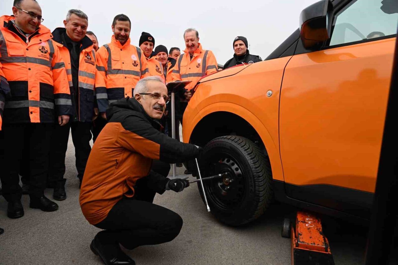 Zorunlu kış lastiği uygulaması 15 Kasım'da başlayacak. Ulaştırma ve Altyapı
