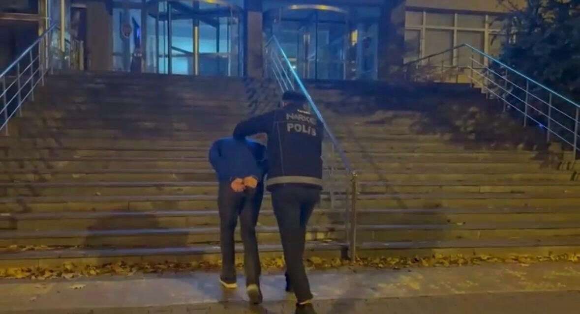 Kayseri'de Narkotik Suçlarla Mücadele Şube Müdürlüğü ekipleri, uyuşturucu ticareti suçundan