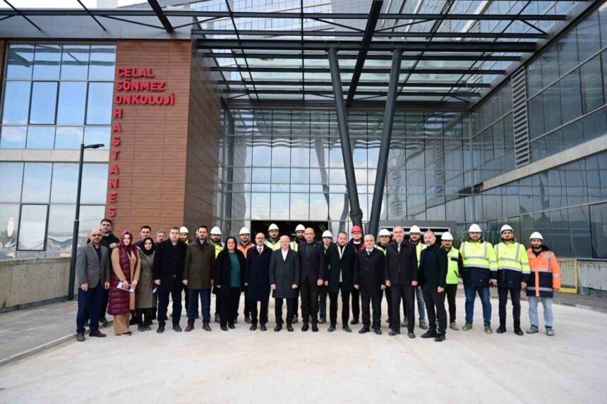 AK Parti Bursa İl Başkanı Davut Gürkan, Acemler’deki 1315 yataklı hastanenin açılışı için çalışmaların hızlandığını duyurdu.