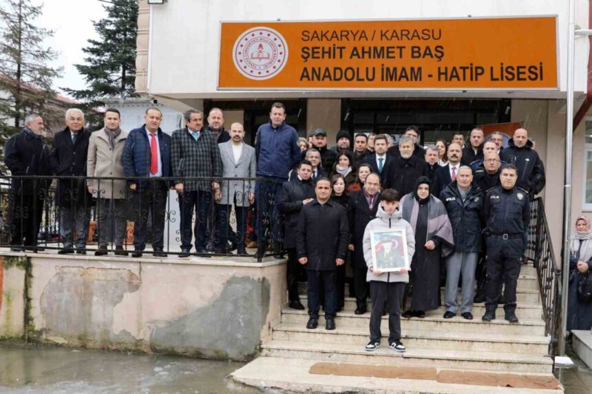 Ağrı Dağı’nda Şehit Düşen Uzman Çavuş Ahmet Baş’ın İsmi Karasu İmam Hatip Lisesi’ne Verildi
