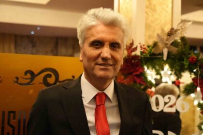 Estetik Cerrahi Uzmanı Prof. Dr. Hayati Akbaş, 2025 yılında yüz gençleştirme ameliyatlarında yoğun talep olduğunu açıkladı.