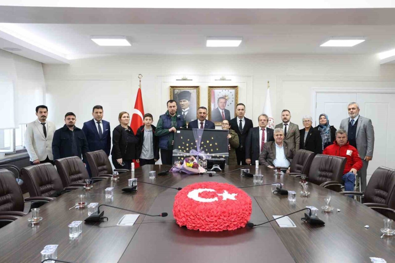 3 Aralık Dünya Engelliler Günü dolayısıyla Zonguldak Valisi Osman Hacıbektaşoğlu,