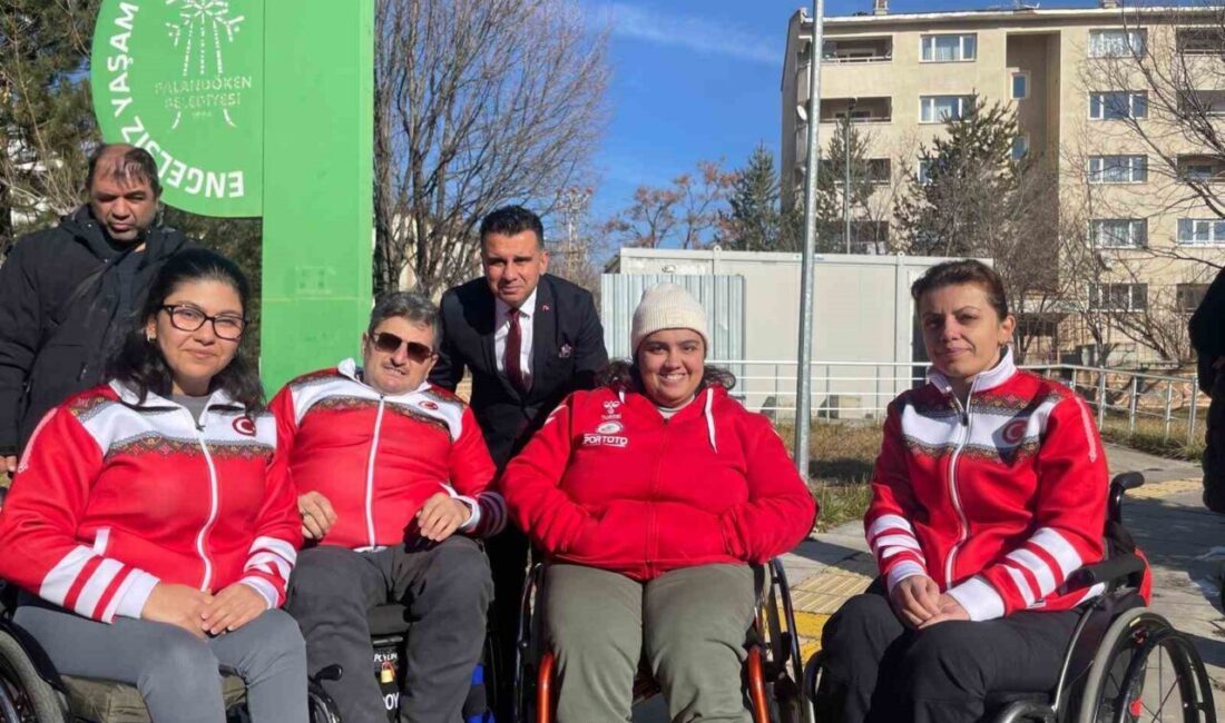 Engelli Bireylerle Bir Araya Gelen Aile ve Sosyal Hizmetler Müdürü, 3 Aralık Engelliler Günü’nü Kutladı Aile ve Sosyal Hizmetler İl Müdürü Hasan Aykut, 3 Aralık