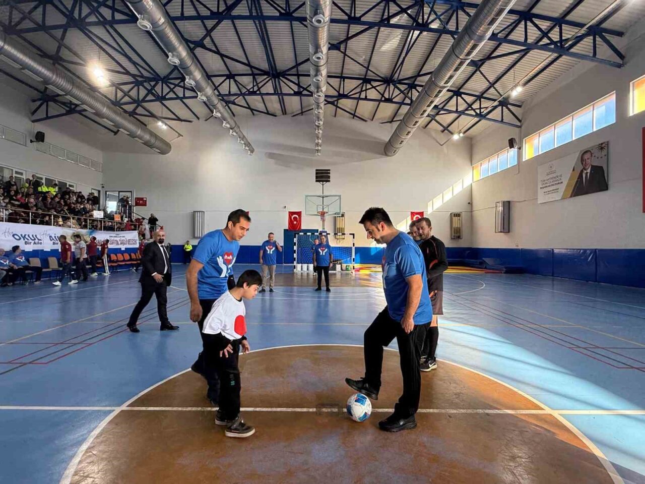 Gazipaşa’da 3 Aralık Dünya Farkındalık Günü dolayısıyla özel gereksinimli öğrenciler