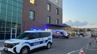 Niğde’nin İnönü Mahallesi'nde 55 yaşındaki F.K., 7 katlı apartmanın 3.