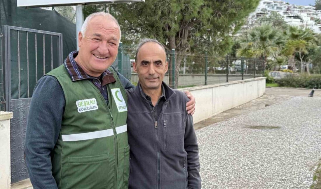 Kaan Toker, Cumhuriyetin 102. yılına özel 102 kilometrelik yürüyüşüyle takdir topladı Yeşilay Bodrum temsilcisi Kaan Toker, Cumhuriyetin 102’nci yılına özel 102