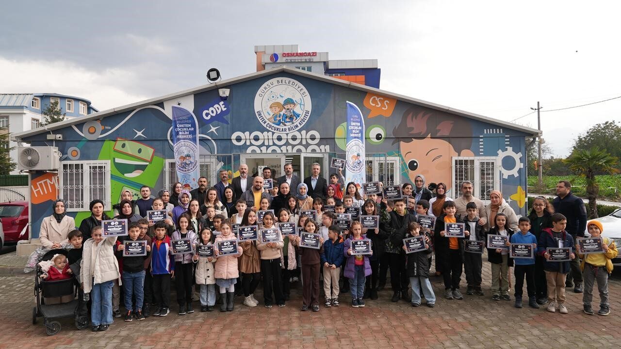 Gürsu Belediyesi'nin Üreten Çocuklar Atölyesi, 2 aylık eğitim programını tamamlayarak