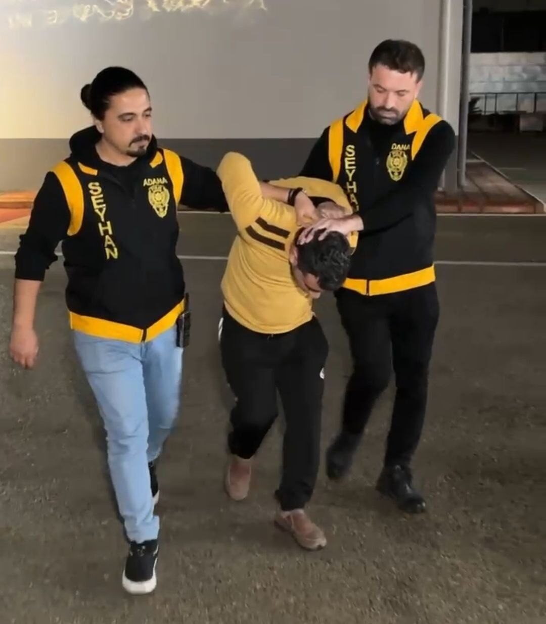 Adana'da 28 Kasım'da 8 yaşındaki kızı M.B.'yi darp eden baba