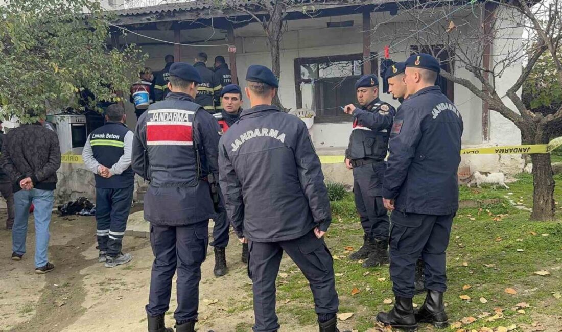 Edirne’de Ayrı Yaşadığı Evde Yangın Çıkan 82 Yaşındaki Kadın Hayatını Kaybetti Edirne'nin Karakasım köyünde çıkan bir yangında 82 yaşındaki Gülafer Toprak