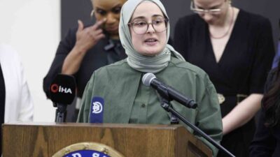 ABD Federal Mahkemesi, Rümeysa Öztürk’ün Öğrenci Kaydının İade Edilmesine Karar Verdi Rümeysa Öztürk, ABD federal mahkemesinin kararıyla, Gümrük Muhafaza Dairesi tarafından