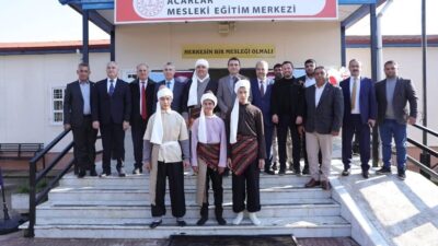 Aydın'ın İncirliova ilçesinde Acarlar Mesleki Eğitim Merkezi açıldı. Açılışa İncirliova