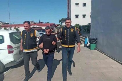 Adana’da 4 firari hükümlü asayiş ekiplerinin operasyonuyla yakalandı.