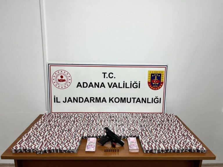 Adana’da düzenlenen operasyonda 23 bin 876 uyuşturucu hap ve tabanca ele geçirildi, bir kişi tutuklandı.