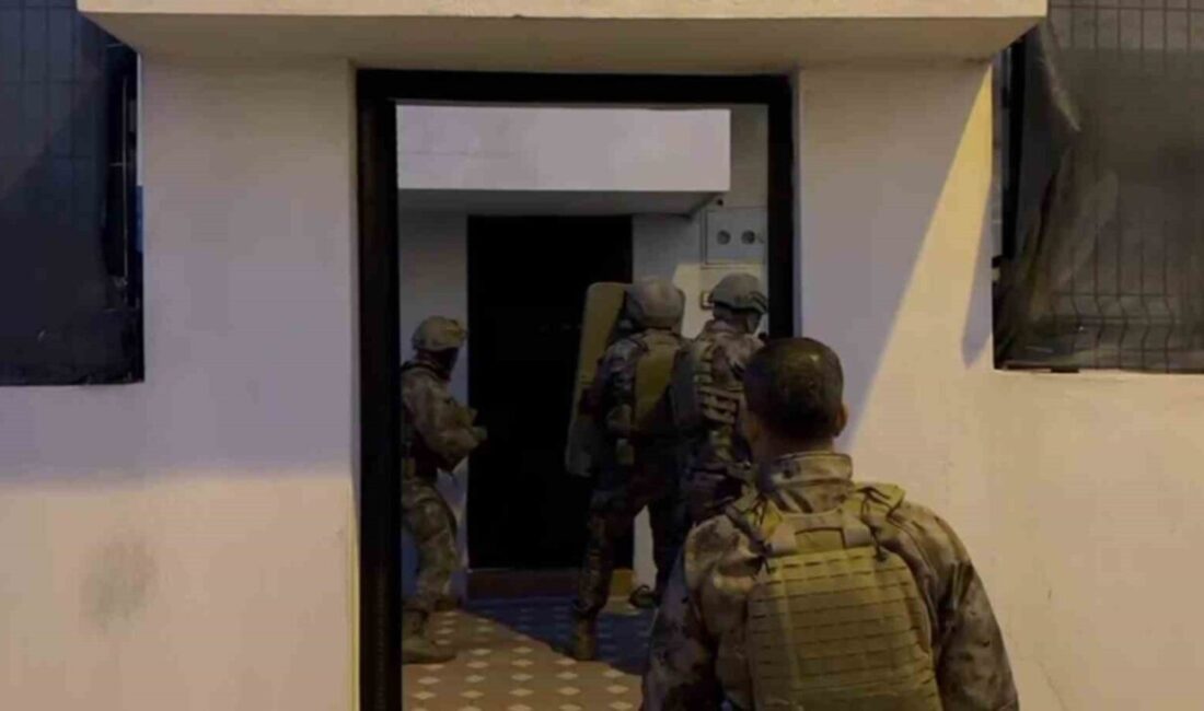 Adana merkezli gerçekleştirilen operasyonda silah ve mühimmat ticareti yapan bir