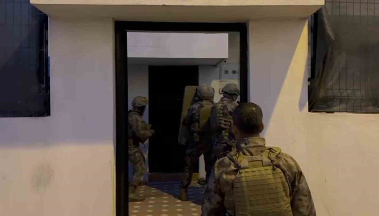 Adana merkezli silah ve mühimmat ticareti operasyonunda 23 kişi gözaltına alındı, 11’i tutuklandı