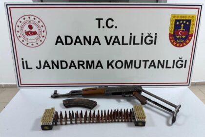 Adana’da Jandarma, Durdurduğu Araçta Uzun Namlulu Silah ve Mermilerle İki Şüpheliyi Tutukladı