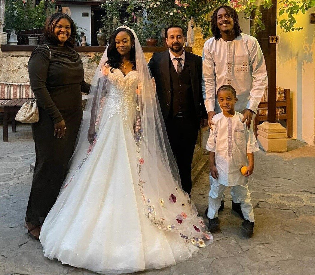 Afrikalı Öğretmen, Adanalı Damatla Türk Gelenekleriyle Düğün Yaparak Evlendi