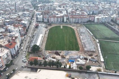 Adnan Menderes Stadyumu’nda çim serildi