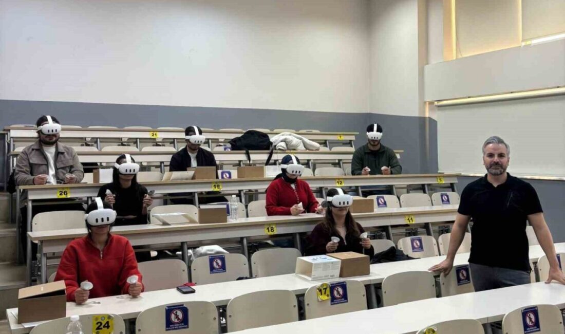 Adnan Menderes Üniversitesi Eğitim Fakültesi, Sanal Gerçeklik İle Eğitimde Yenilikçi Uygulamalara İmza Attı Adnan Menderes Üniversitesi Eğitim Fakültesi, e-BİDALAB Projesi kapsamında öğretmen adaylarına