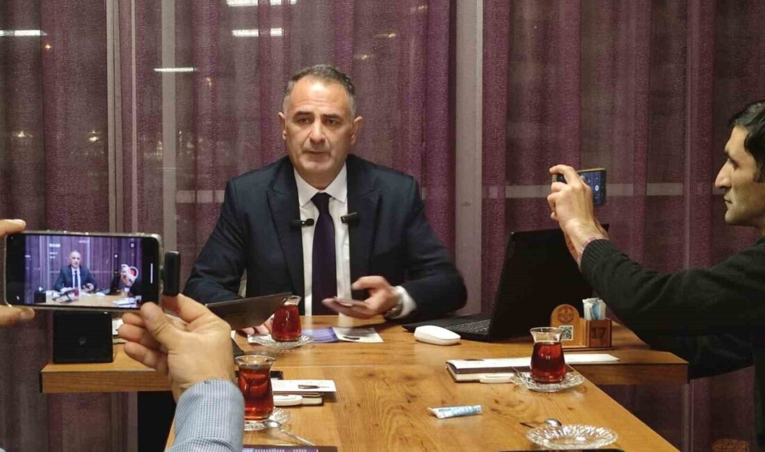 Ardahan'da Esnaf ve Sanatkarlar Odası başkanlığı için adaylığını açıklayan Candar