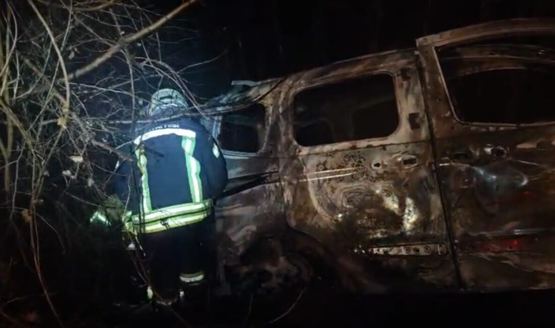 Safranbolu’da Kazada Direksiyon Hakimiyetini Kaybeden Sürücü Hayatını Kaybetti, Araç Yangın Çıkardı Karabük'ün Safranbolu ilçesinde Ferhat Yıldırım'ın kullandığı hafif ticari araç, direksiyon