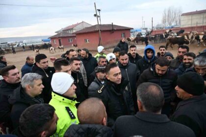 Emniyet Müdürü Göksel Önder, Hayvan Borsası’nda Esnaf ve Vatandaşlarla Bir Araya Gelerek Güvenlik Taleplerini Dinledi